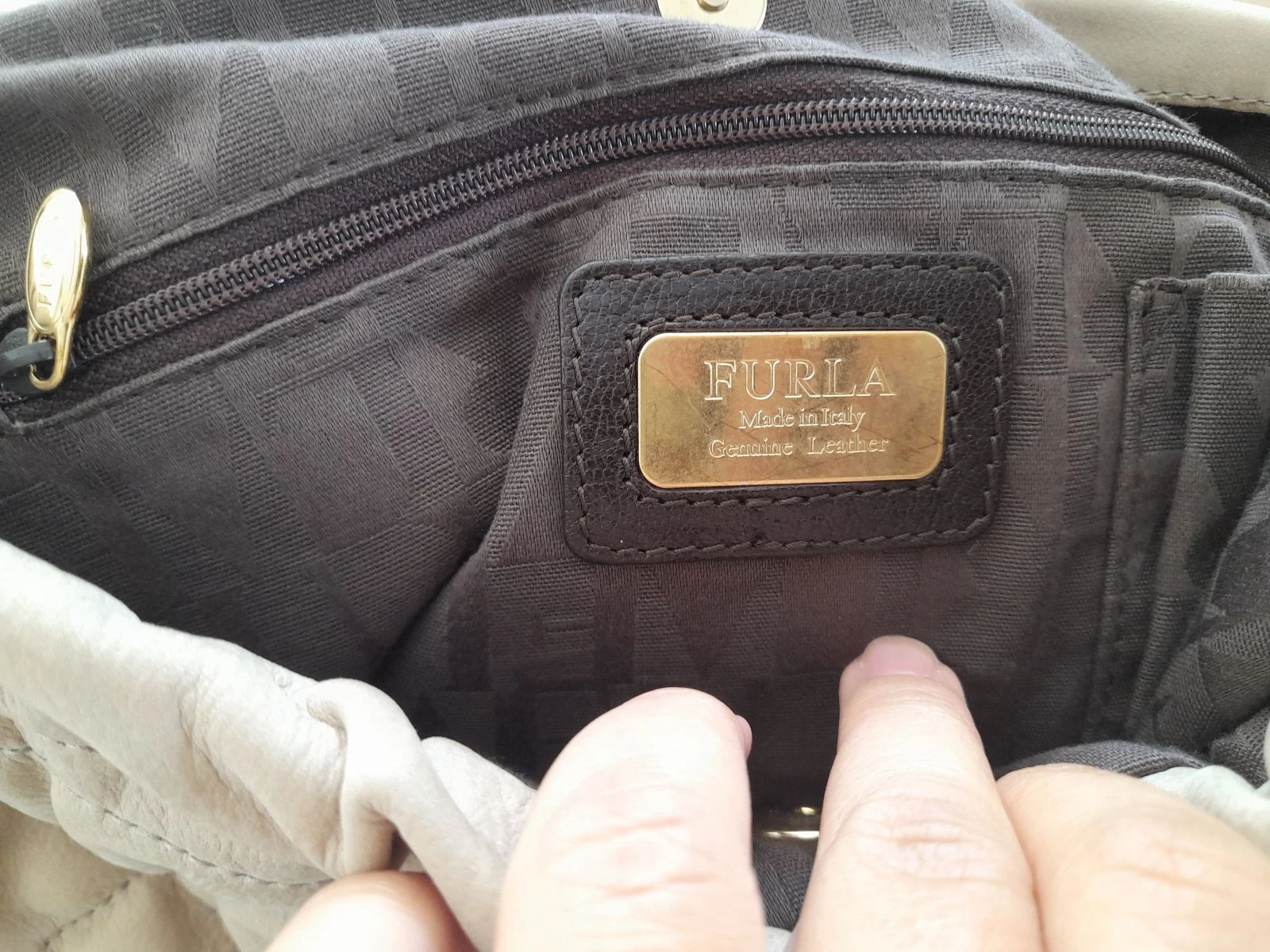 Bolso Hobo Furla en Piel Beige y Marrón 🤎 – photo 7